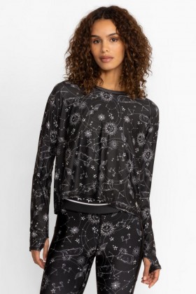  Johnny Was Tops | Dames Promisino Step Hem Tee met Flyaway Back Bijou